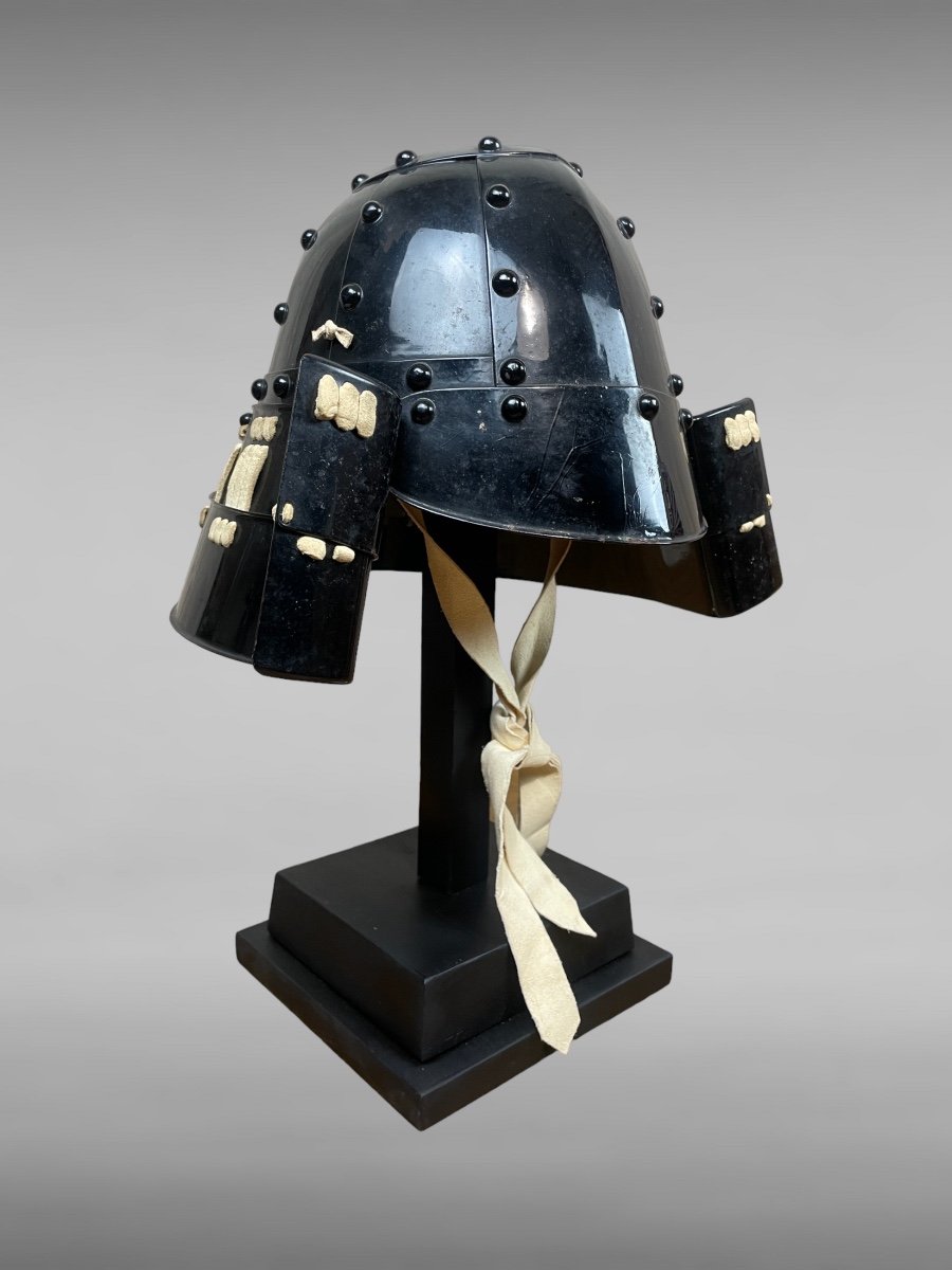 Samurai Kabuto With 9 Plates In Lacquered Metal And Suede Leather - Taisho Period (1912-1926).