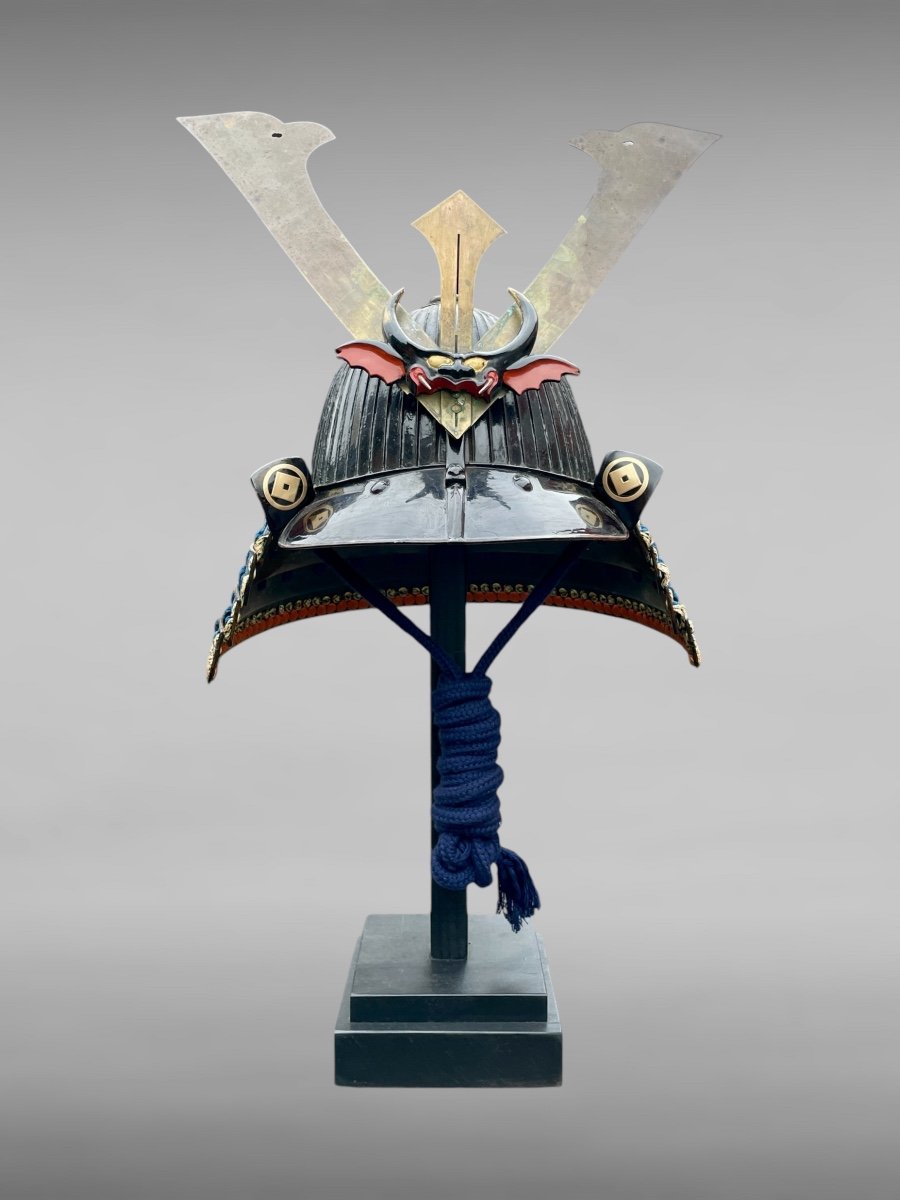 Kabuto De Samurai à 62 Lamelles En Fer Forgé laqué- Période Edo (1603-1868).