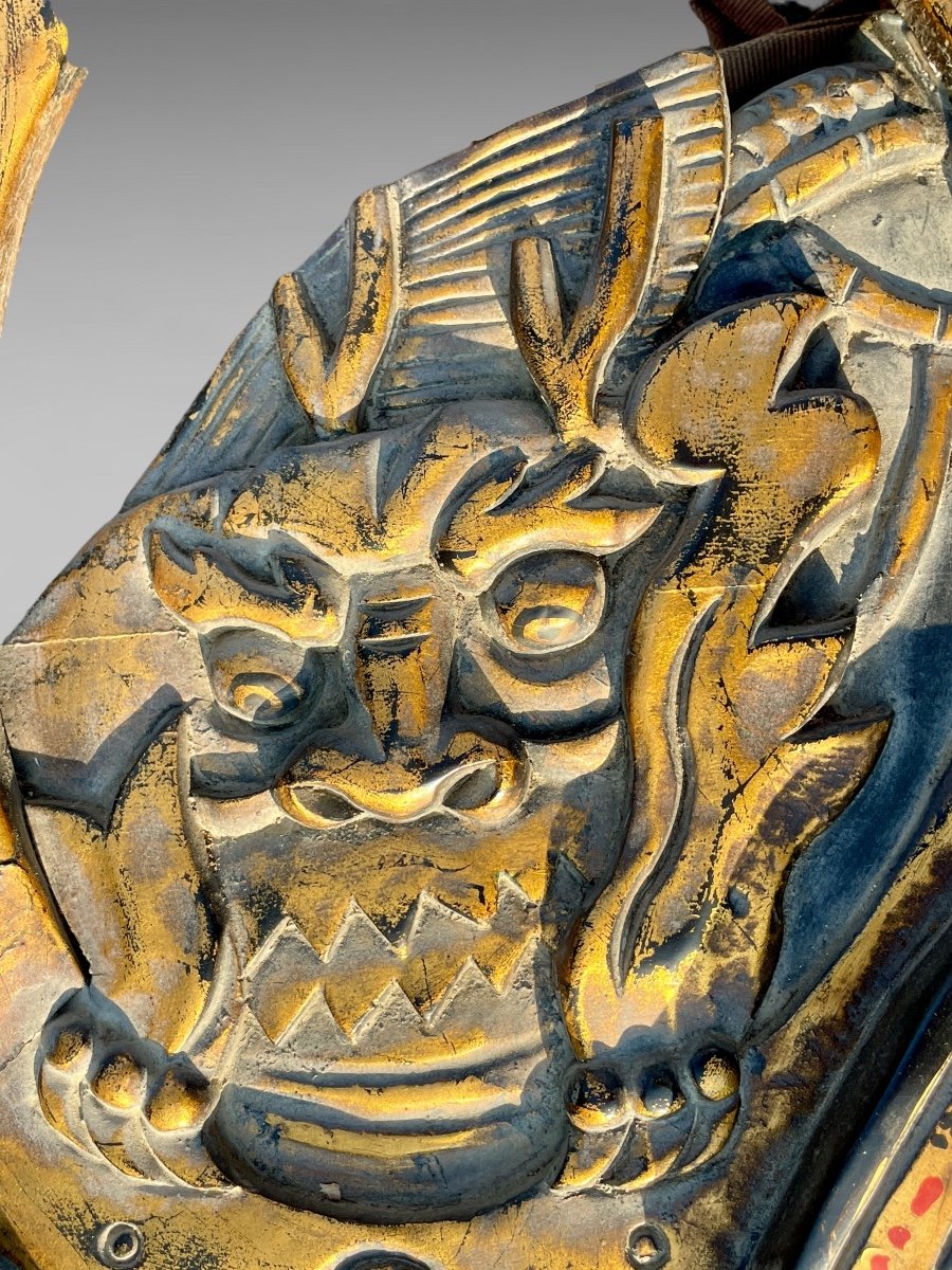 Enseigne En Bois Sculpté Polychrome Figurant Un Kabuto - Période Meiji (1868 - 1912).-photo-1