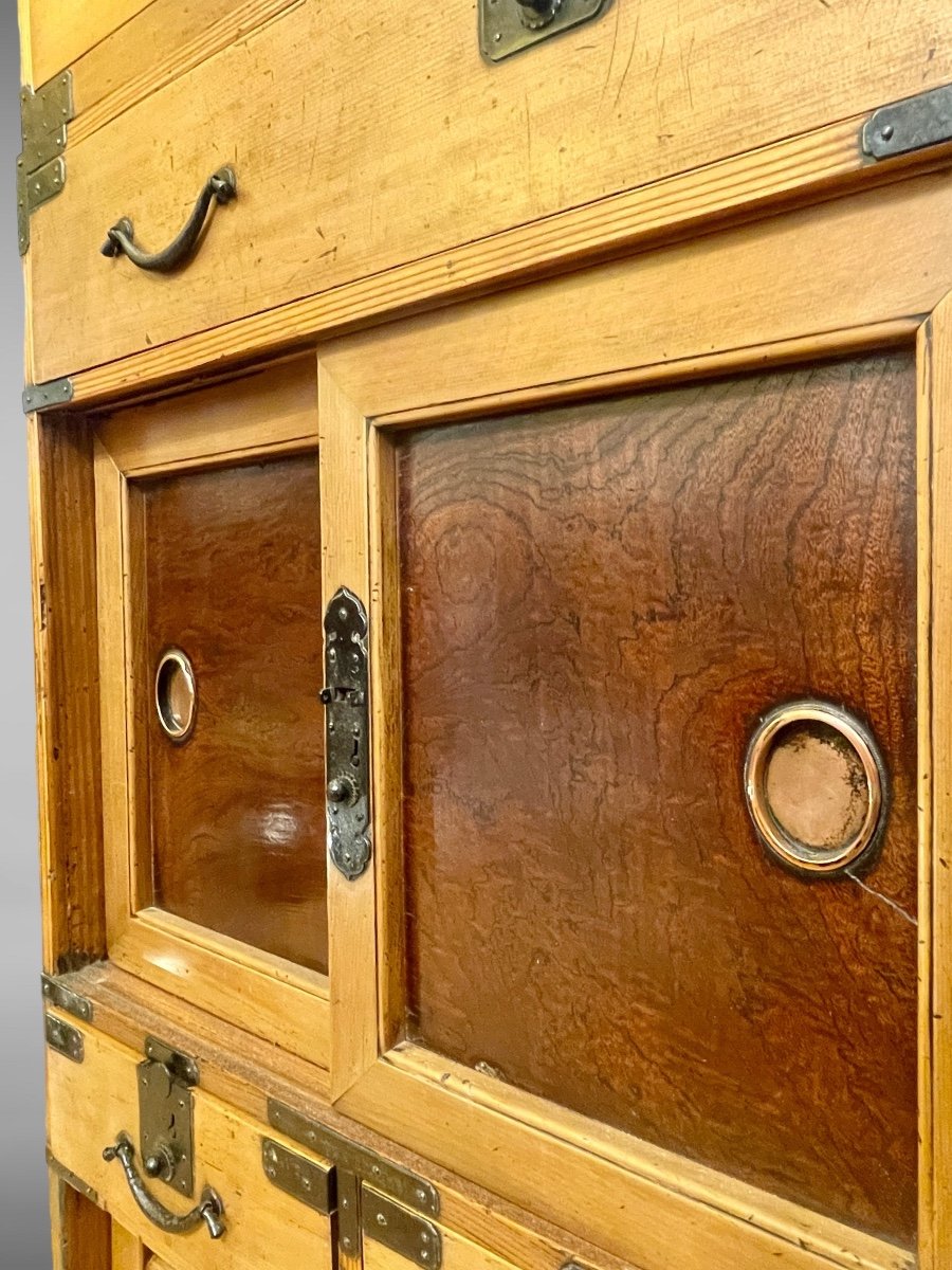 Important Kodansu Cabinet, Height: 164 Cm - Meiji Period (1868 - 1912).-photo-1