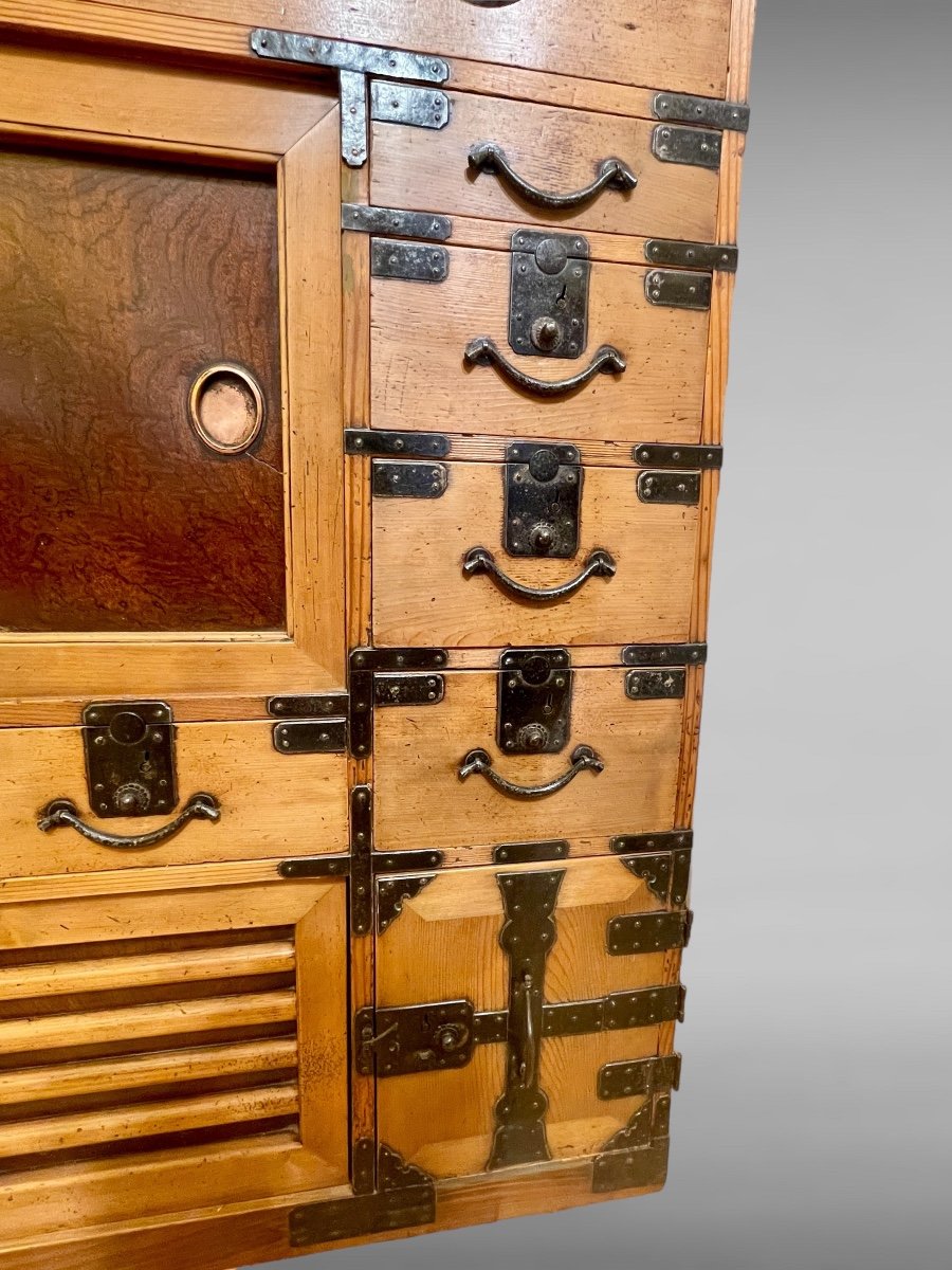Important Kodansu Cabinet, Height: 164 Cm - Meiji Period (1868 - 1912).-photo-2