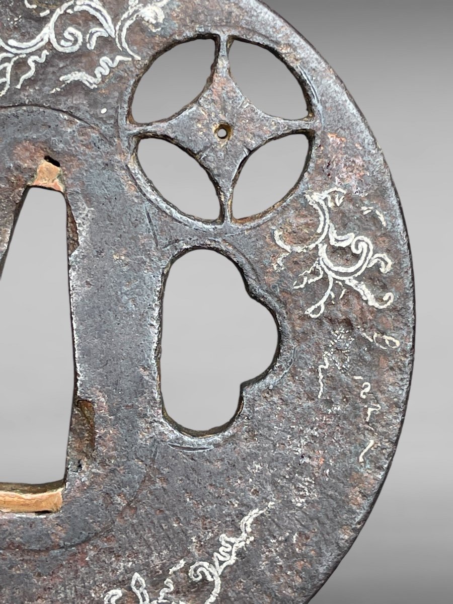 Tsuba Maru Gata En Fer Forgé Incrusté D’argent - Période Edo (1603-1868).-photo-3