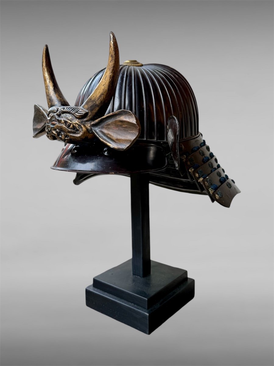 Kabuto De Samurai à 43 Lamelles En Fer Forgé Du Clan Matsunaga - Période Edo (1603-1868).