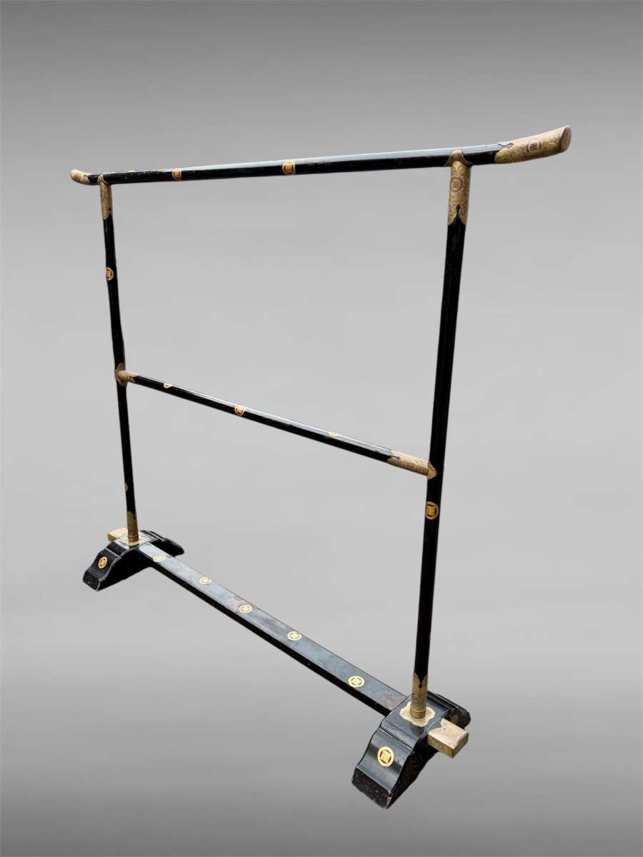 Important Kimonokake From The Hachikusa Clan - Edo Period (1603-1868).-photo-6