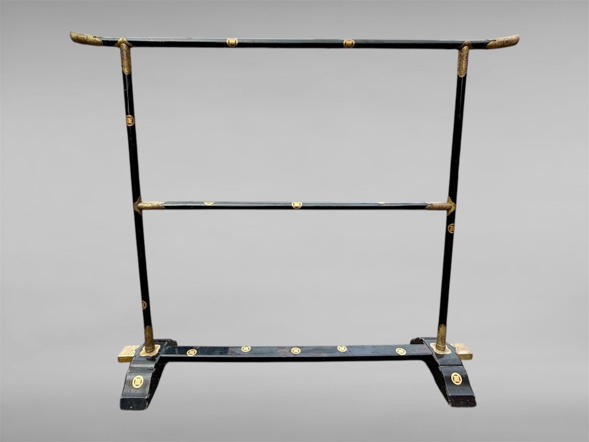 Important Kimonokake From The Hachikusa Clan - Edo Period (1603-1868).