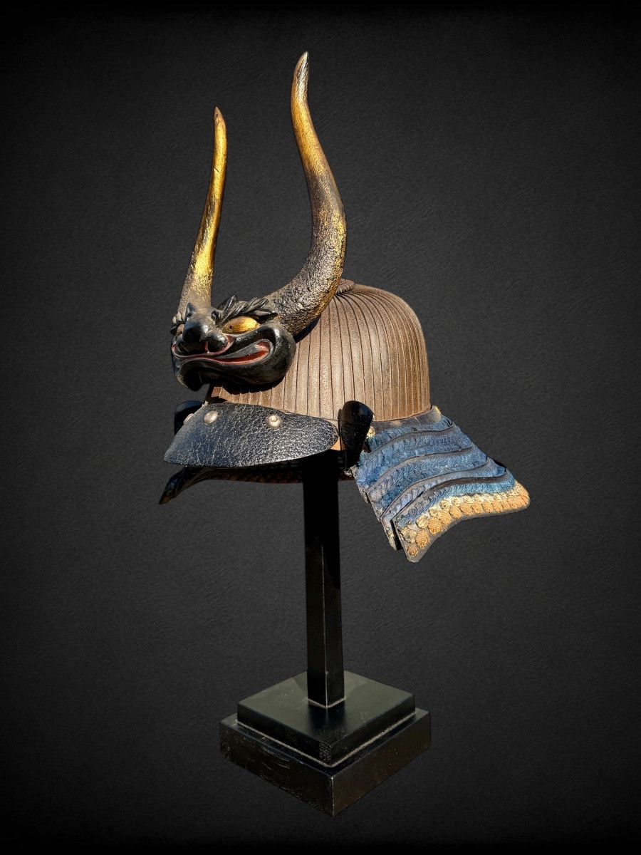 Kabuto De Samurai à 62 Lamelles En Fer Forgé - Période Edo (1603-1868).