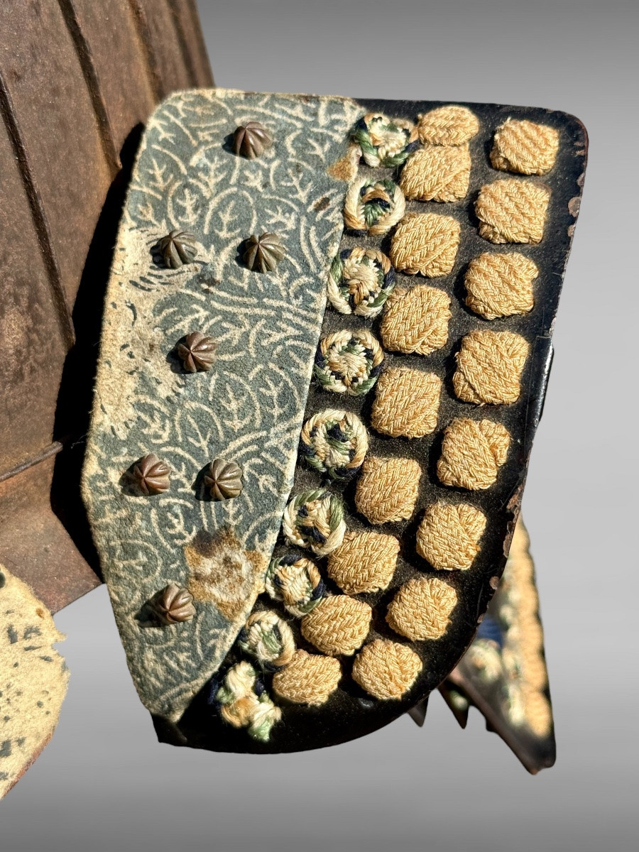 32-layer Wrought Iron Samurai Kabuto - Edo Period (1603-1868).-photo-2