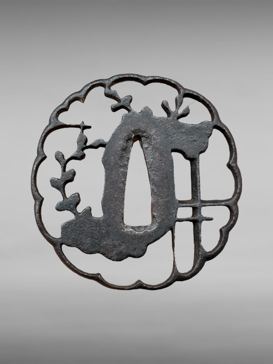 Iron Tsuba Kiku Gata With Plant Decoration - Edo Period - D. 7 Cm. -photo-2