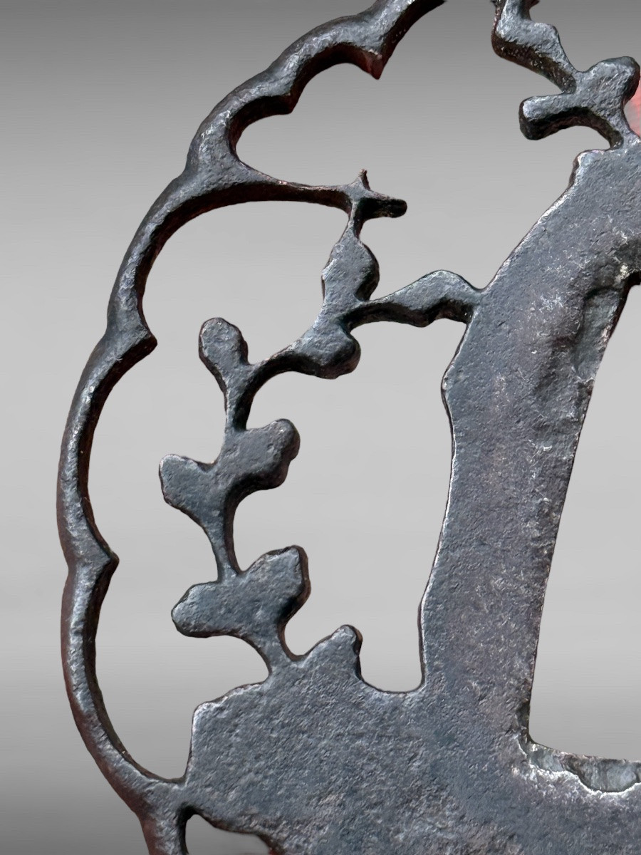 Iron Tsuba Kiku Gata With Plant Decoration - Edo Period - D. 7 Cm. -photo-3