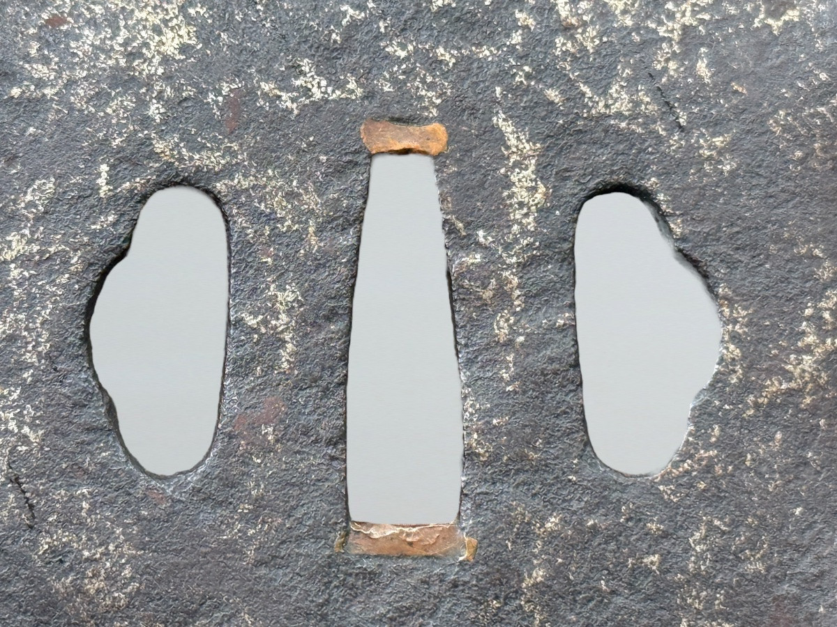 Tsuba kawari gata à décor d’un crane - Époque Edo - H. 9 cm. -photo-3