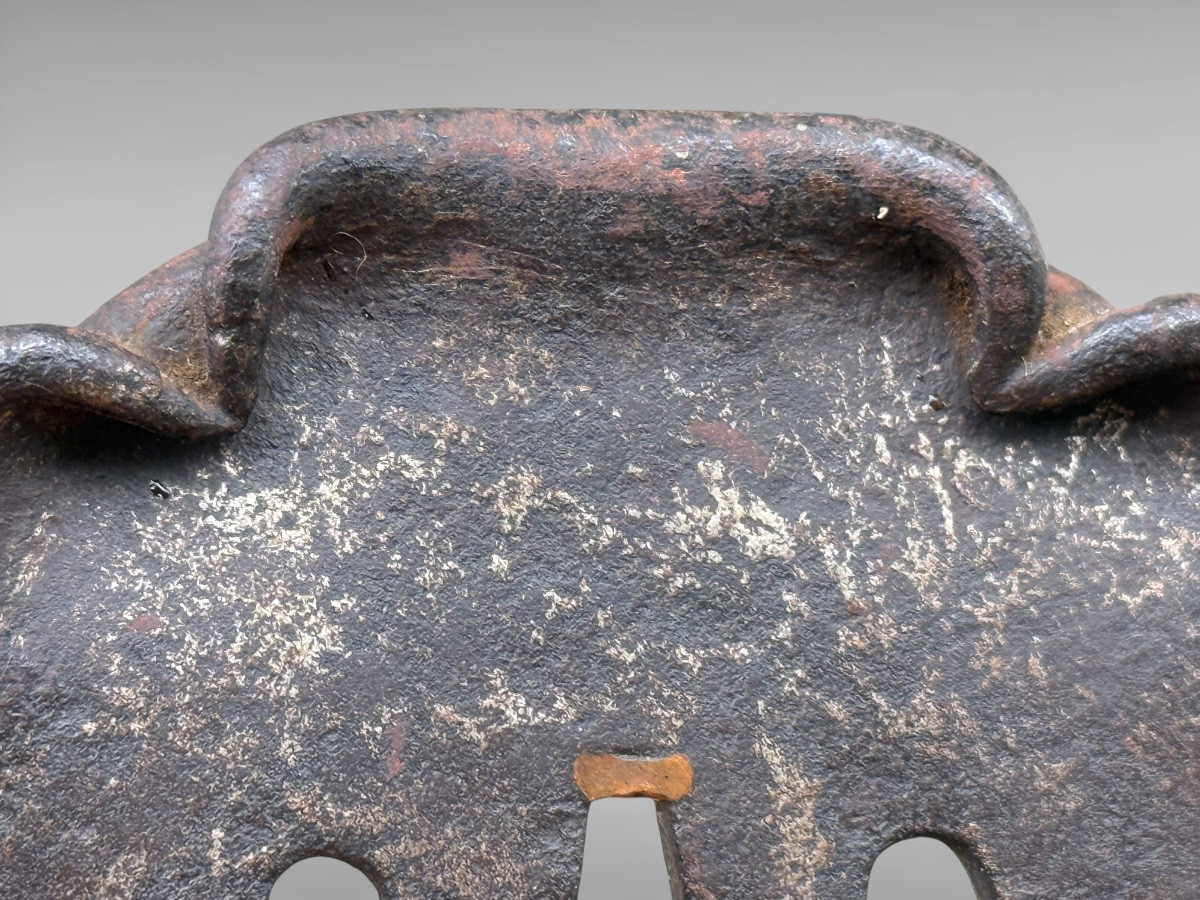 Tsuba kawari gata à décor d’un crane - Époque Edo - H. 9 cm. -photo-4