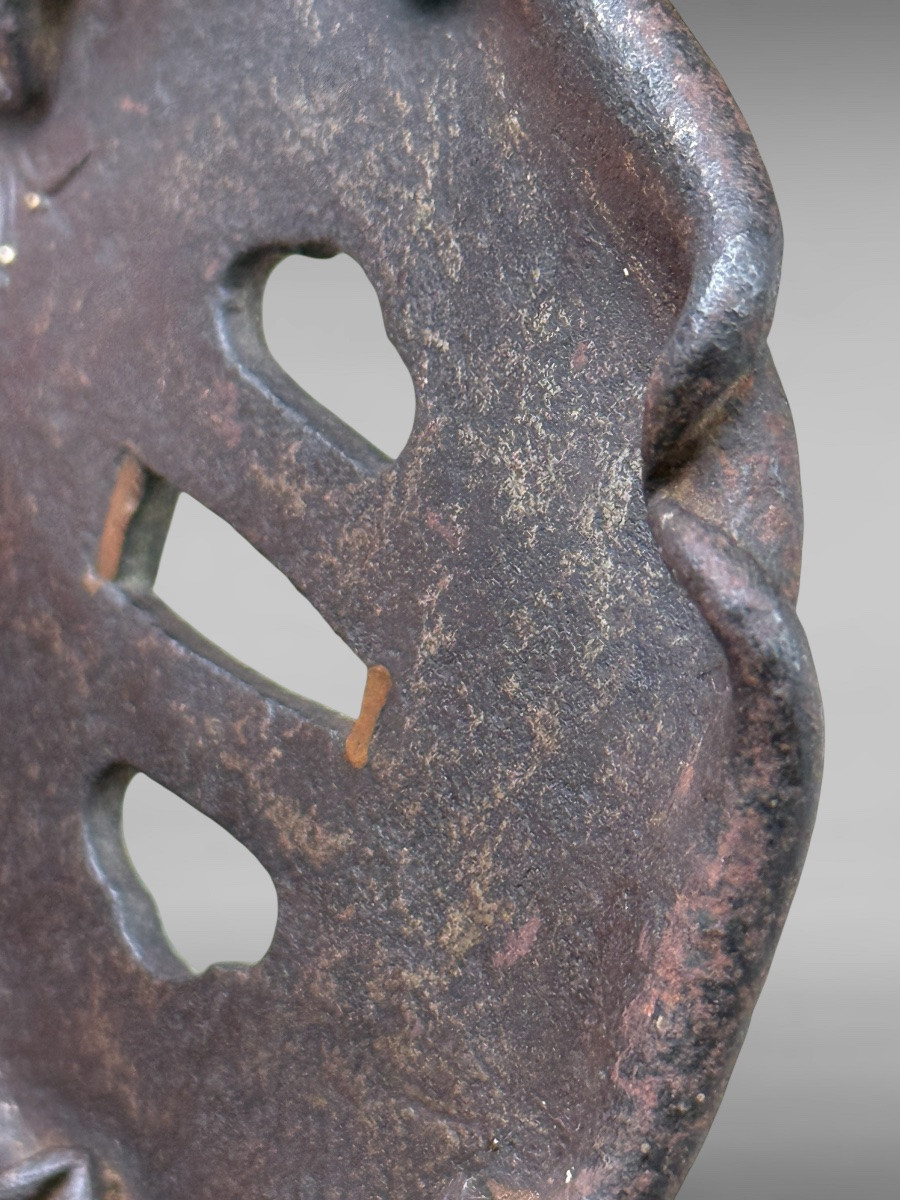 Tsuba kawari gata à décor d’un crane - Époque Edo - H. 9 cm. -photo-6