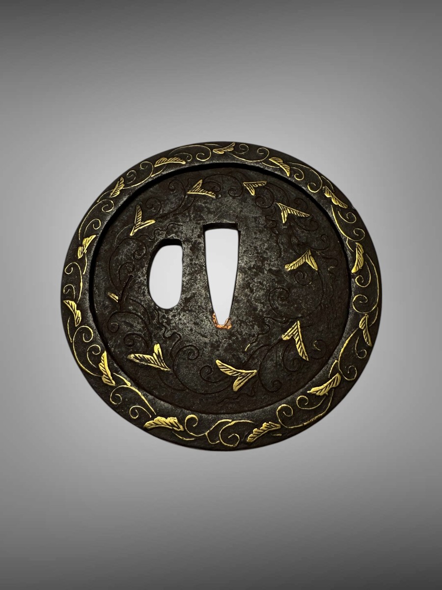 Important Iron Tsuba Maru Gata Decorated With Plant Scrolls - Edo Period - D. ? Cm. -photo-2