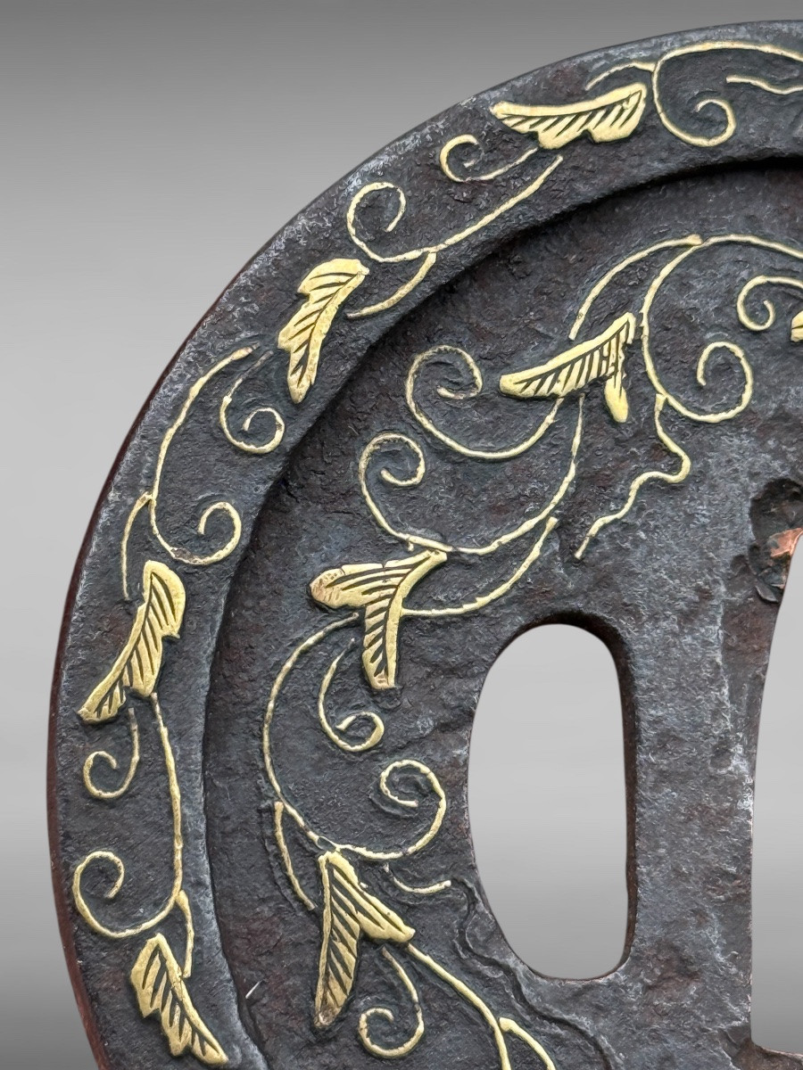 Important Iron Tsuba Maru Gata Decorated With Plant Scrolls - Edo Period - D. ? Cm. -photo-2