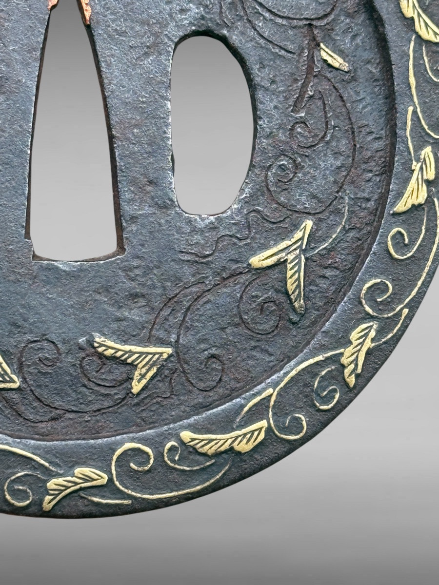 Important Iron Tsuba Maru Gata Decorated With Plant Scrolls - Edo Period - D. ? Cm. -photo-4