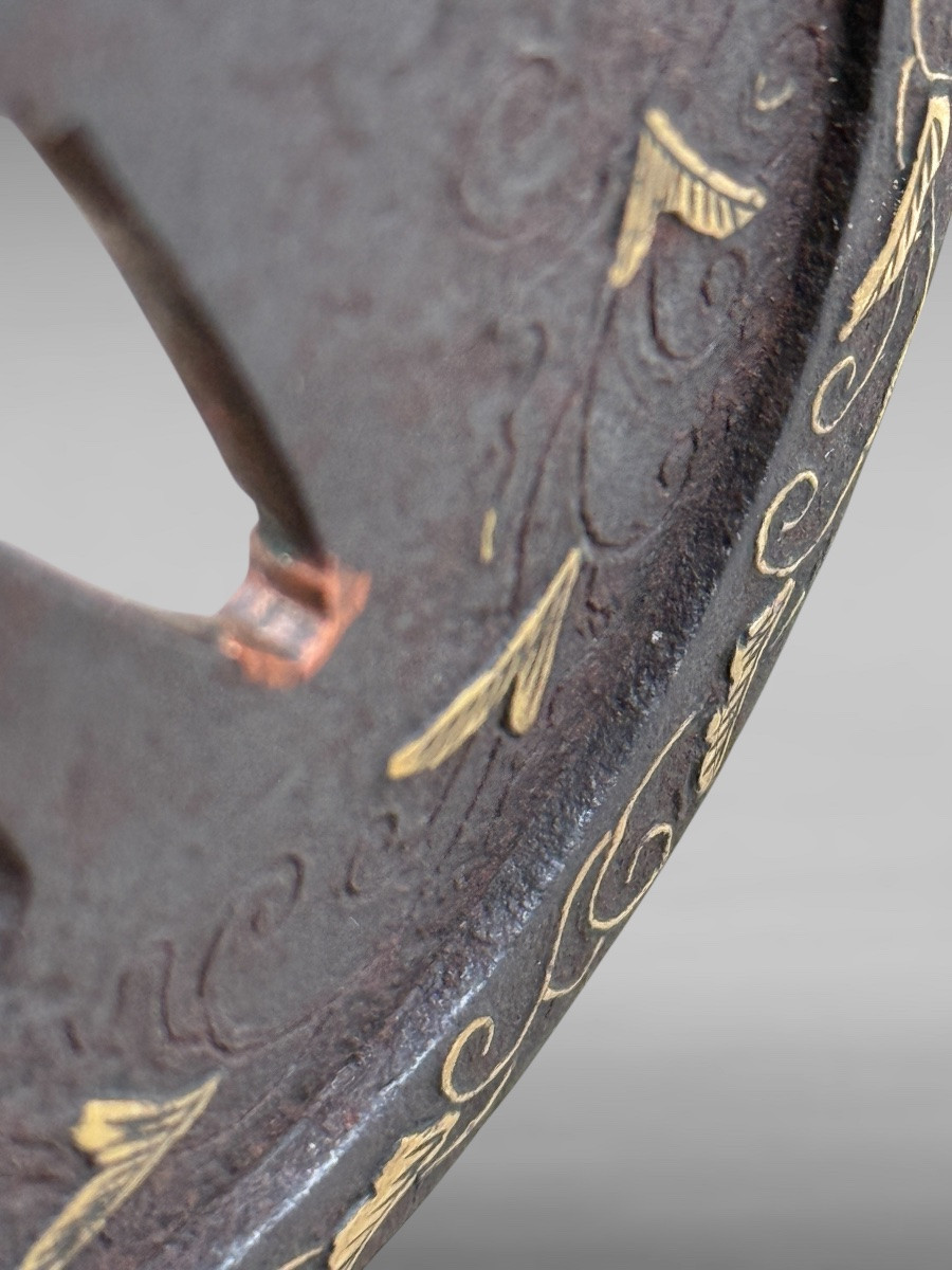 Important Iron Tsuba Maru Gata Decorated With Plant Scrolls - Edo Period - D. ? Cm. -photo-8