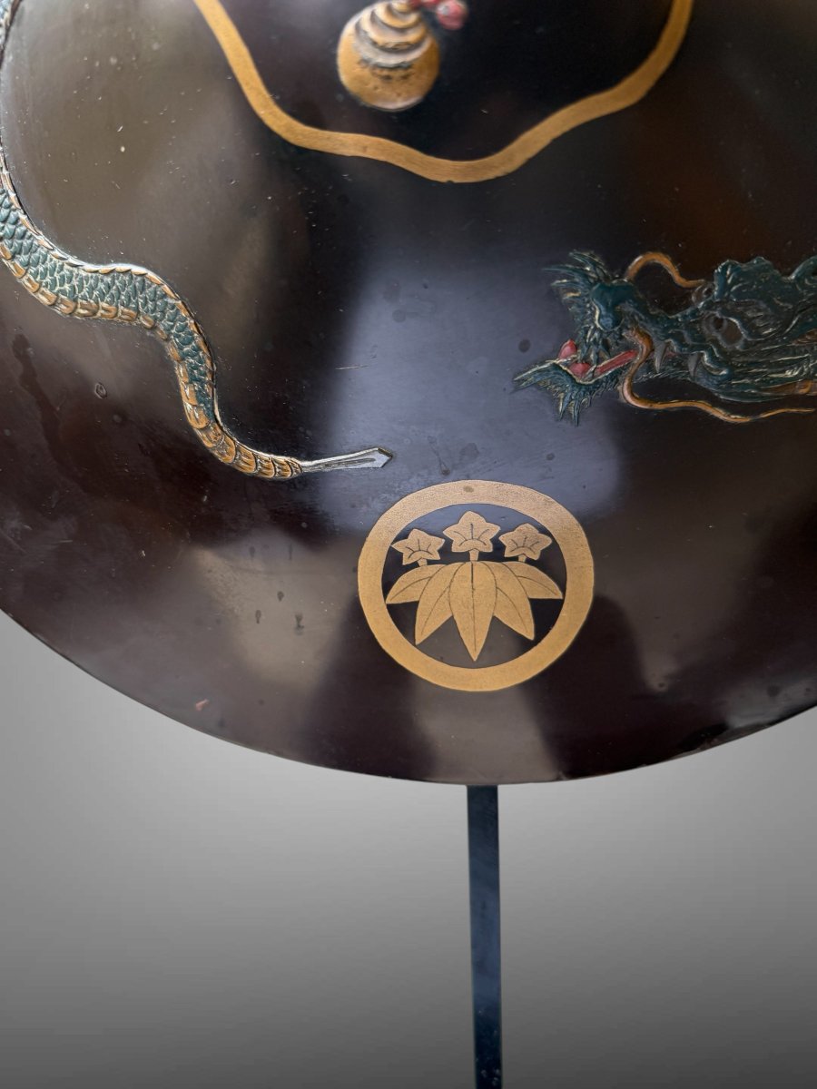 Jingasa japonais avec un dragon laque tres en relief Periode Edo-photo-4