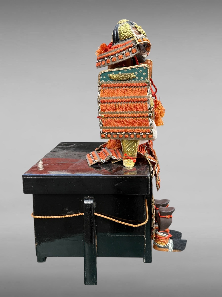 Poupée Musha Ningyô Figurant un armure miniature de Samuraï - Période Meiji (1868 - 1912).-photo-3