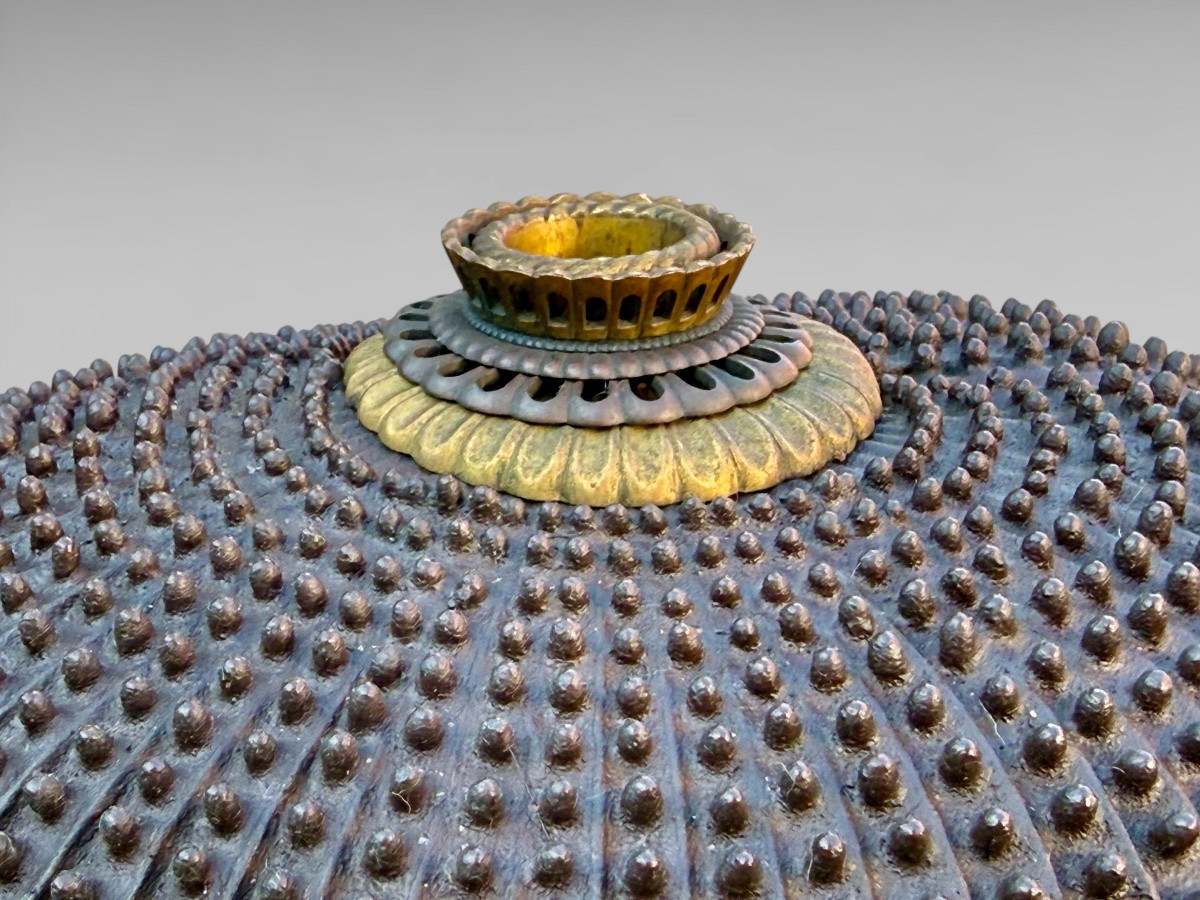 Kabuto De Samuraï à 62 Lamelles et 1674  rivets Fer Forgé, signé  Période Momoyama (1573-1603).-photo-1