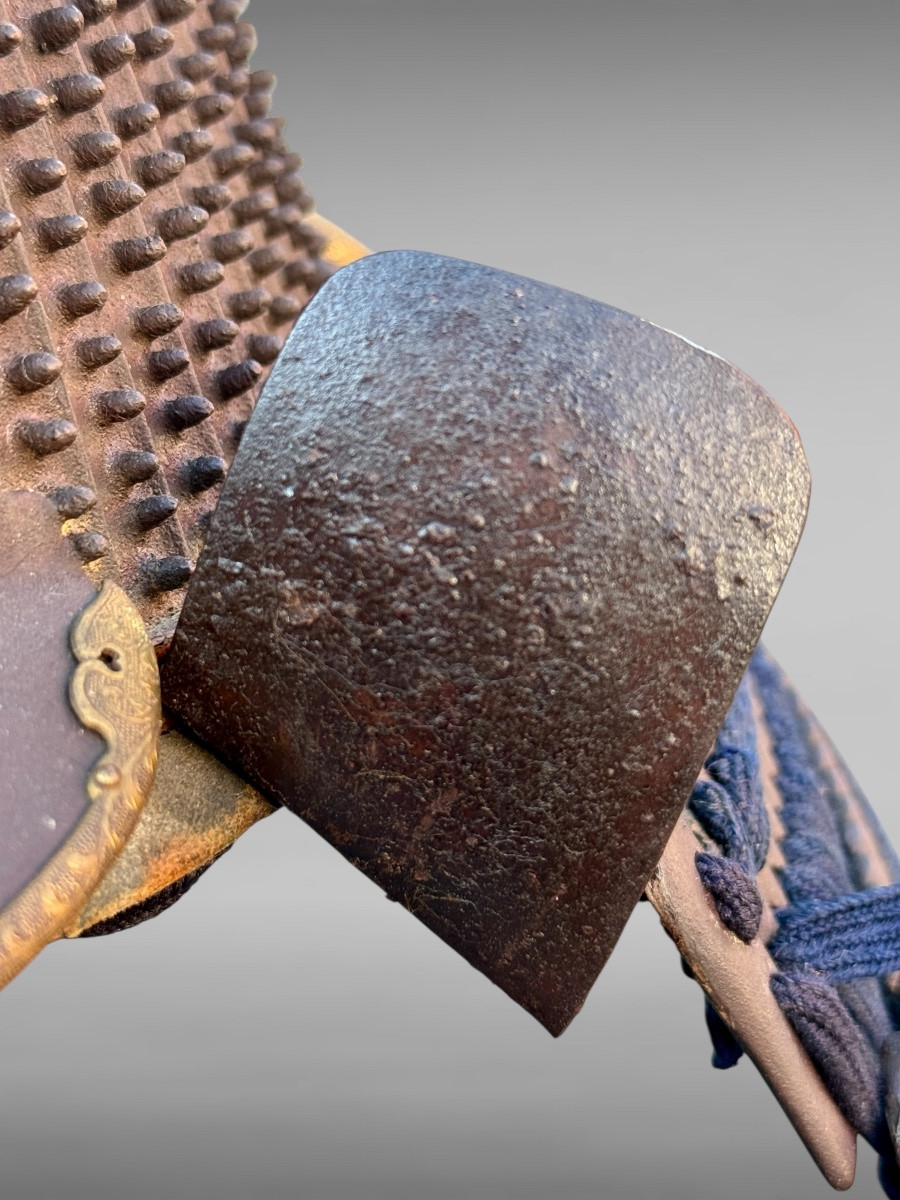 Kabuto De Samuraï à 62 Lamelles et 1674  rivets Fer Forgé, signé  Période Momoyama (1573-1603).-photo-3