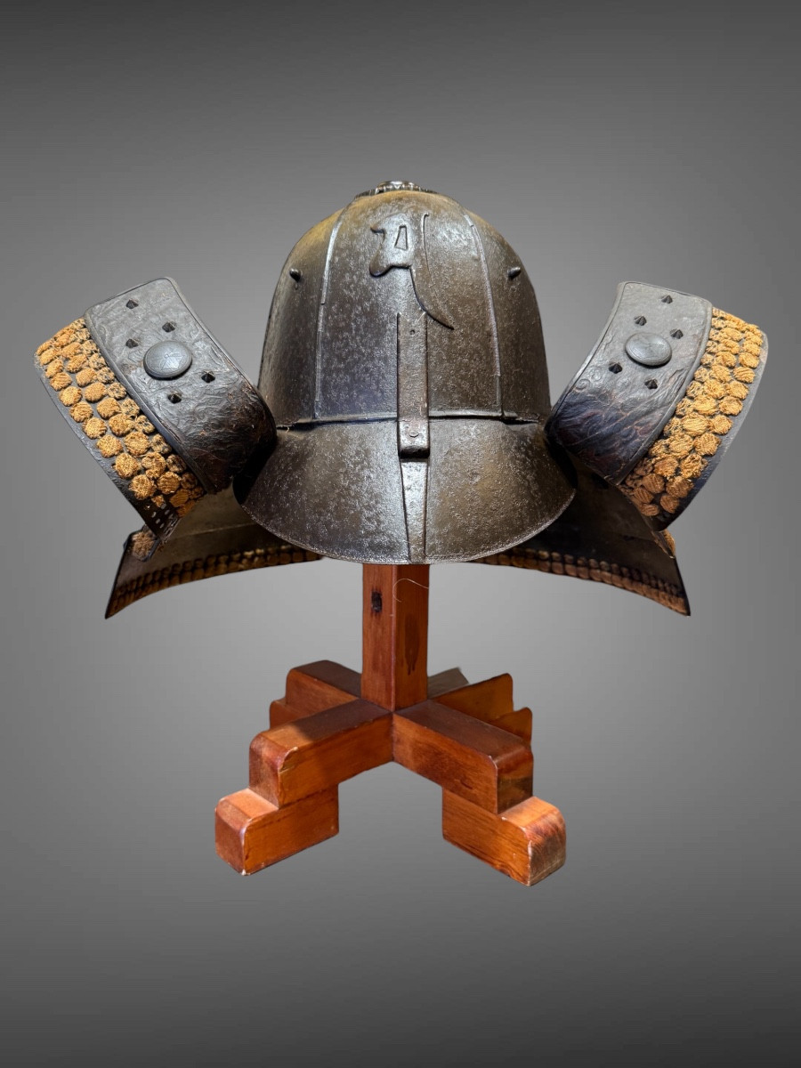 Samurai Helmet - Edo Period (1603-1868).-photo-2