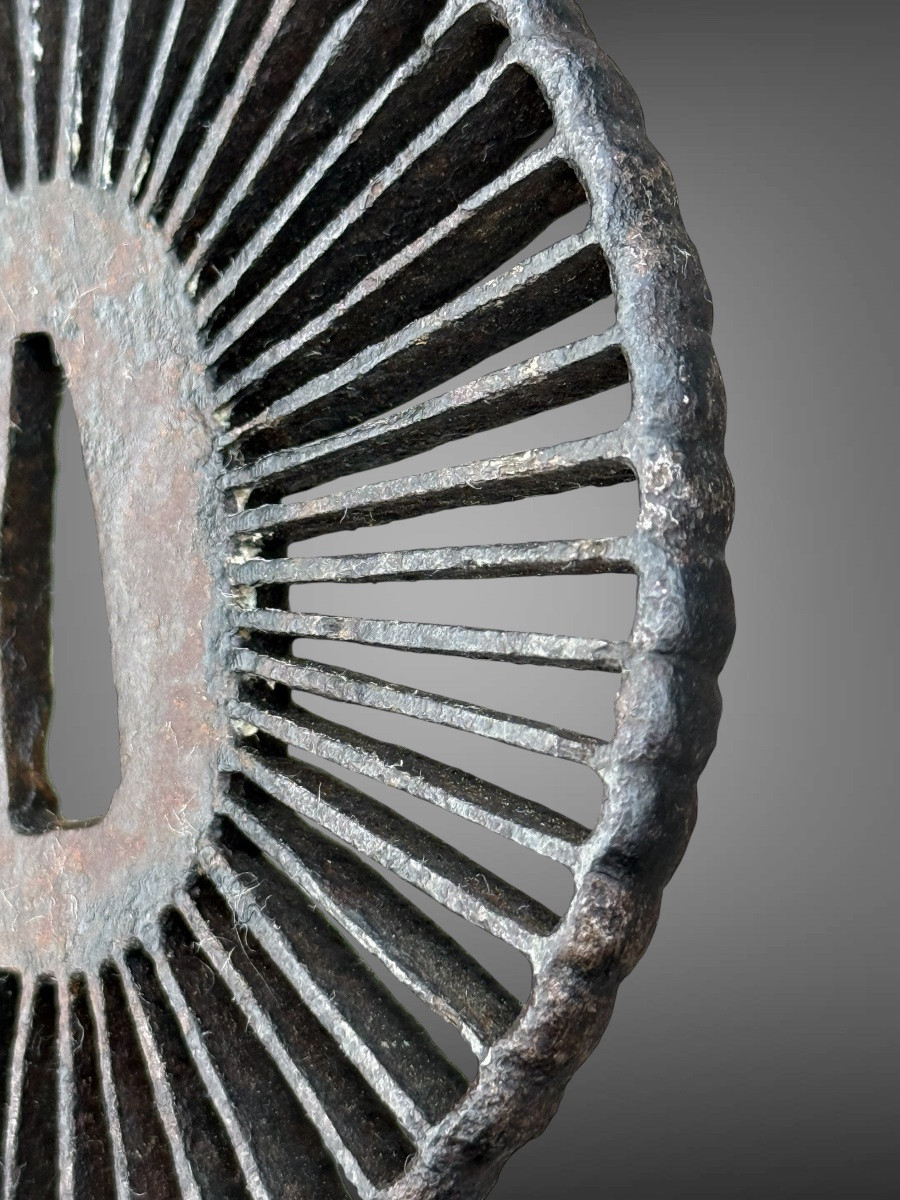 Daisho Of Kobushi-gata Tsubas In Iron Depicting Chrysanthemums - Edo Period (1603 - 1868).-photo-1