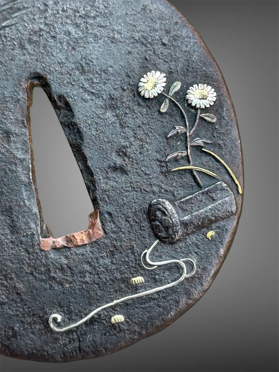 Iron Tsuba Nara-maru-gata Depicting A Tile Under The Moon - Edo Period (1603-1868).-photo-3