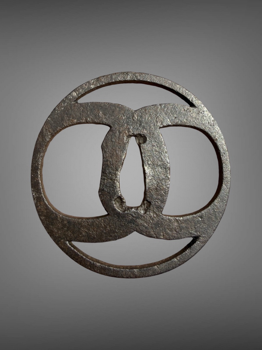 Tsuba maru-gata en fer forgé à motif de disques - Période Edo (1603-1868).-photo-2