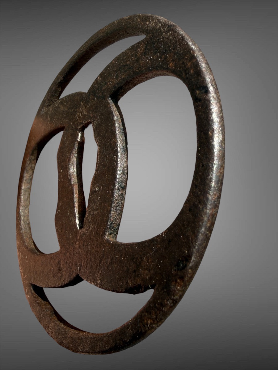 Tsuba maru-gata en fer forgé à motif de disques - Période Edo (1603-1868).-photo-5