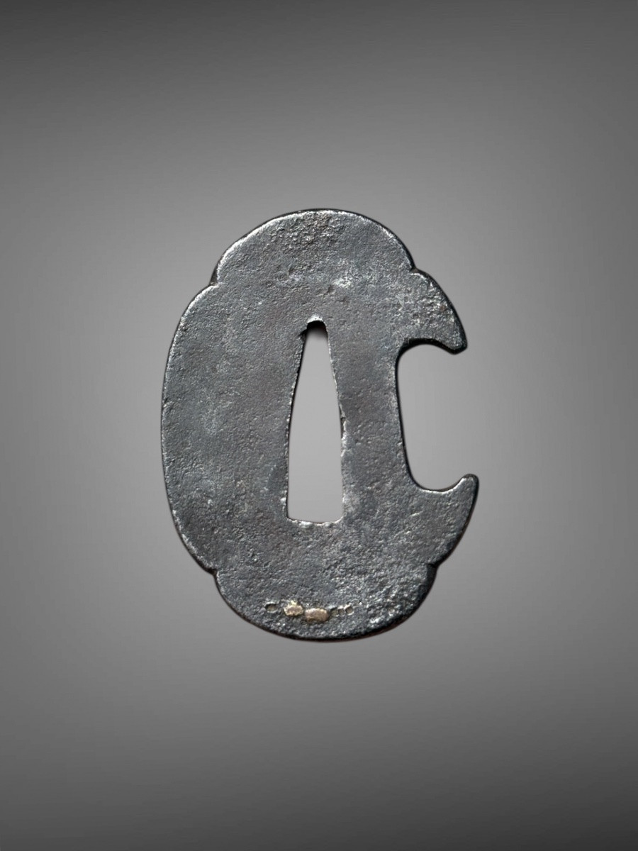 Flower-inlaid Iron Tsuba Mokko-gata De Tanto - Edo Period (1603-1868).-photo-2