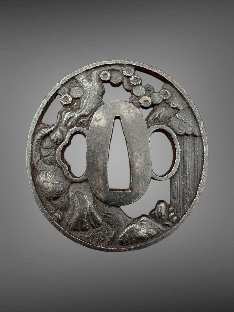 Wrought And Chased Iron Tsuba Nara-maru-gata Decorated With A Tiger Near A Waterfall - Edo.-photo-2