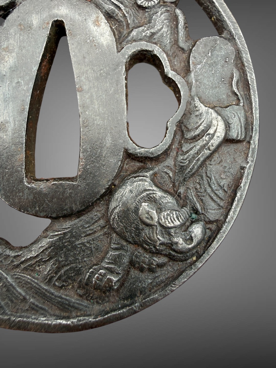 Wrought And Chased Iron Tsuba Nara-maru-gata Decorated With A Tiger Near A Waterfall - Edo.-photo-3