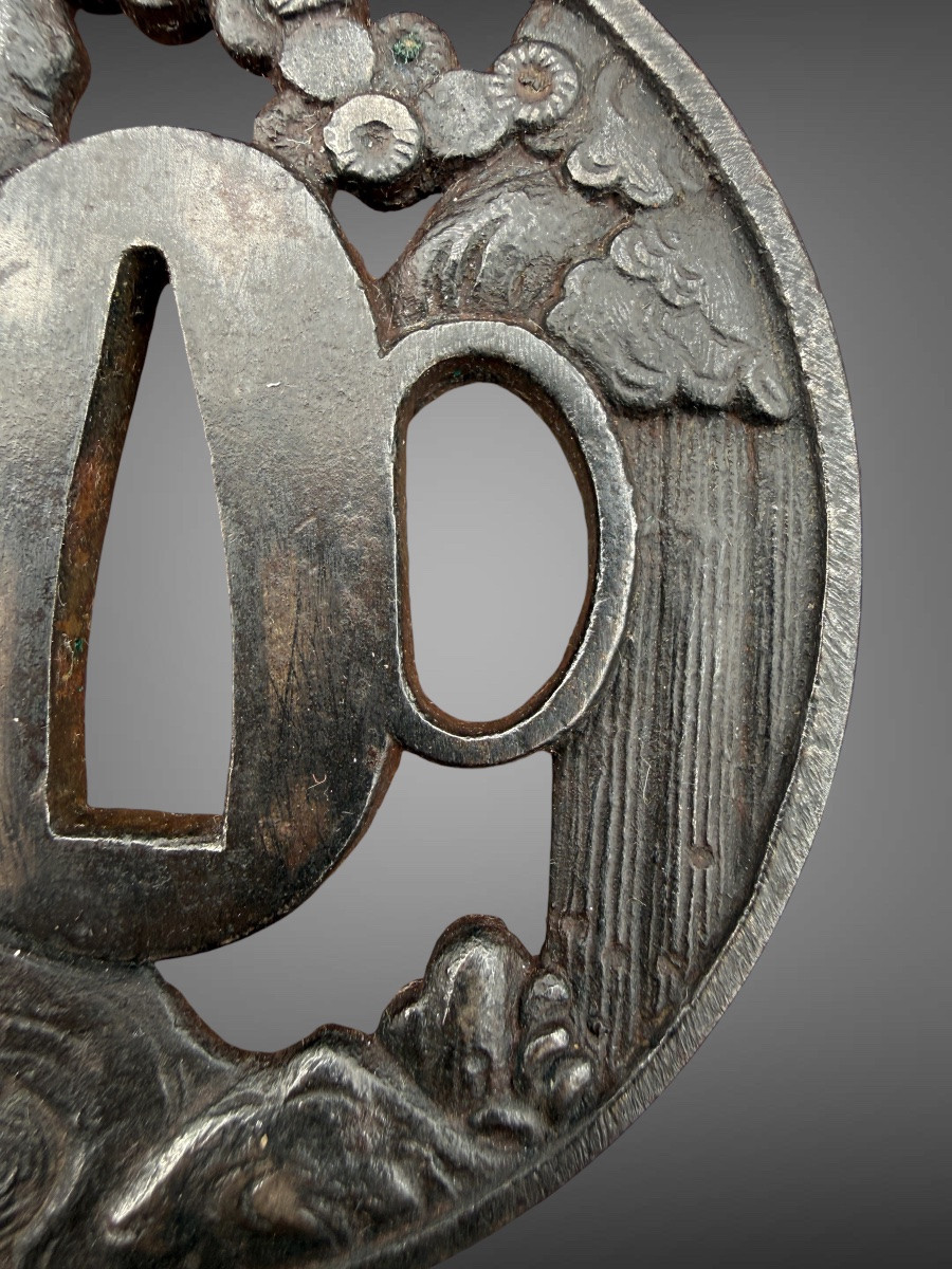 Wrought And Chased Iron Tsuba Nara-maru-gata Decorated With A Tiger Near A Waterfall - Edo.-photo-3