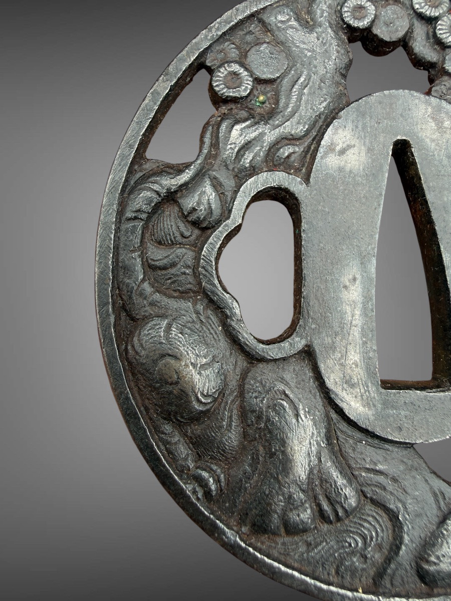 Wrought And Chased Iron Tsuba Nara-maru-gata Decorated With A Tiger Near A Waterfall - Edo.-photo-4