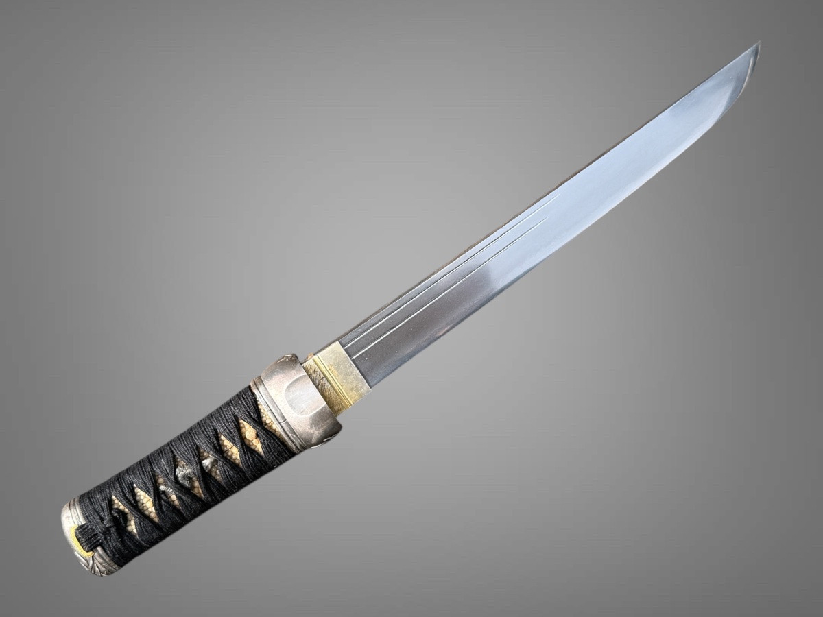  Tanto de samuraï, monture en argent et soya laquée - Période Edo (1603-1868).-photo-5