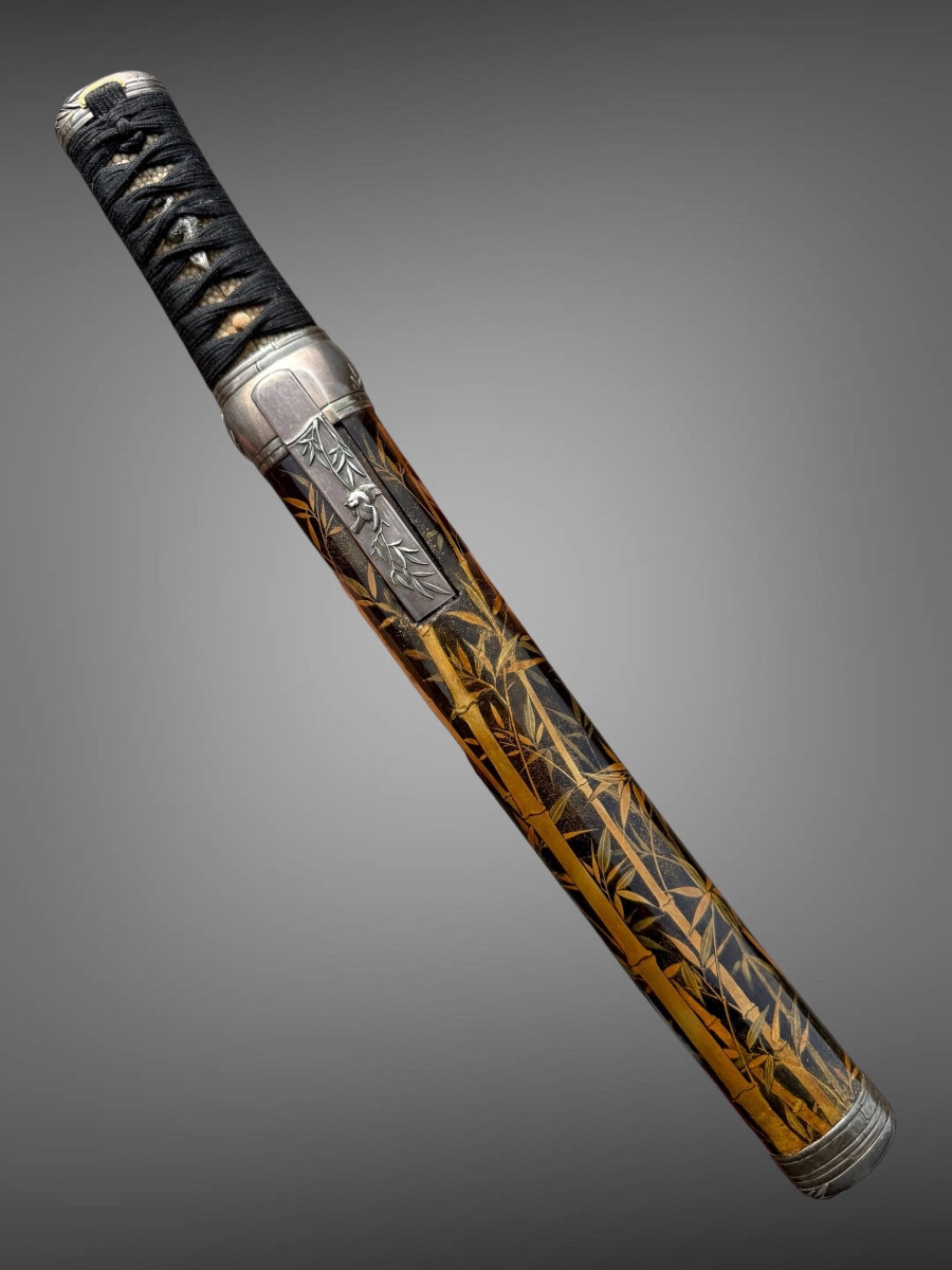  Tanto de samuraï, monture en argent et soya laquée - Période Edo (1603-1868).