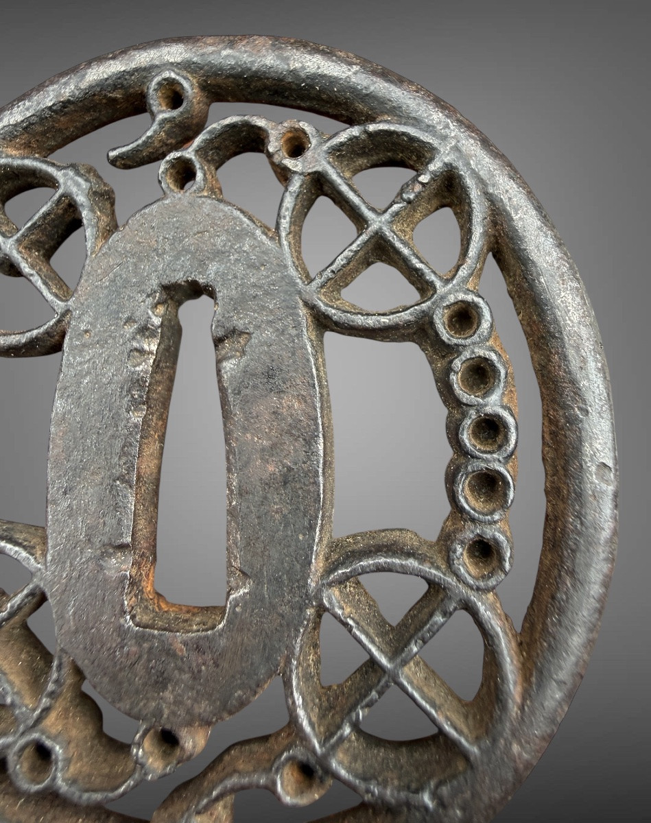 Openwork Wrought-iron Tsuba Maru-gata With Horse Bits - Edo Period (1603-1868).-photo-4