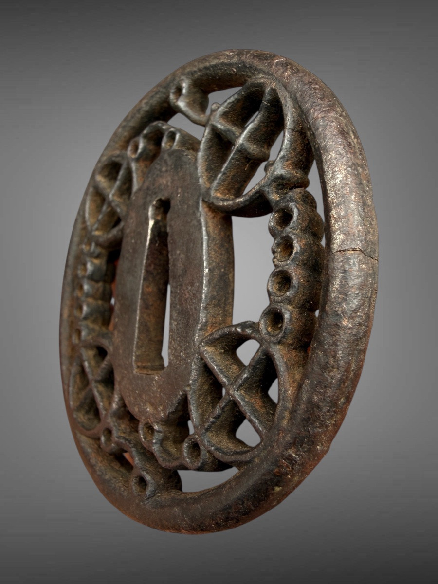 Openwork Wrought-iron Tsuba Maru-gata With Horse Bits - Edo Period (1603-1868).-photo-3