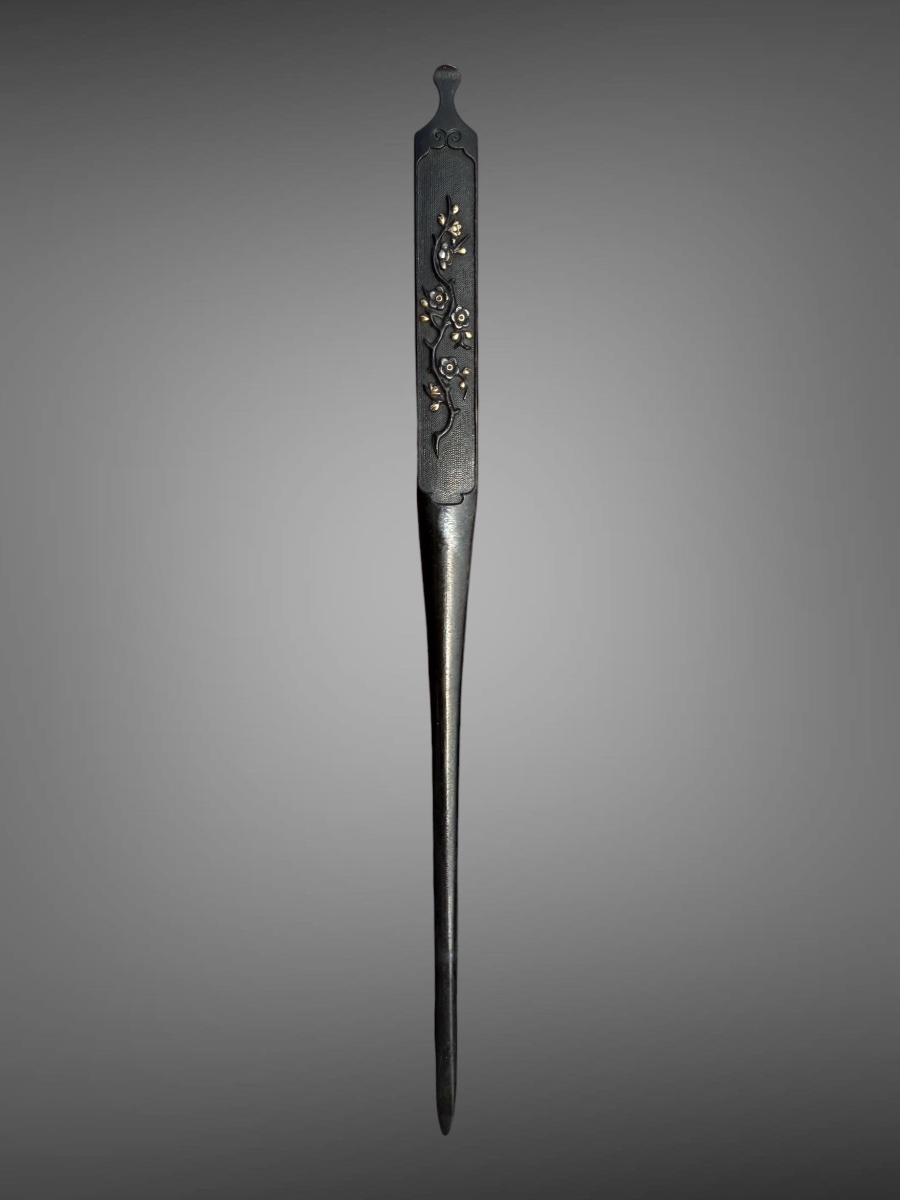 Shakudo Kogai Decorated With A Plum Blossom Branch, With Nbthk Certificate - Edo.