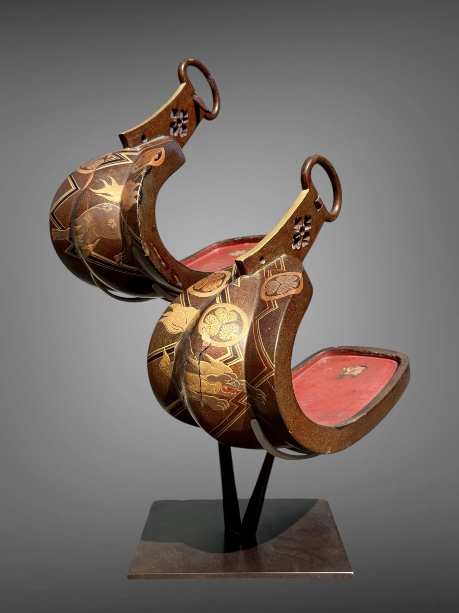 Paire d’étriers « Abumi » de samuraï - Période Edo (1603 - 1868).