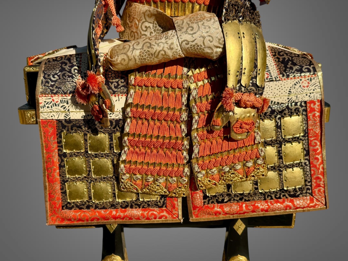 Poupée Musha Ningyô Figurant un armure miniature de Samuraï - Période Meiji (1868 - 1912).-photo-4