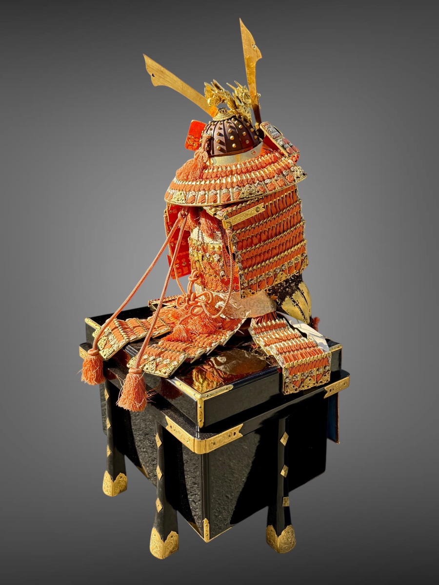 Poupée Musha Ningyô Figurant un armure miniature de Samuraï - Période Meiji (1868 - 1912).-photo-5