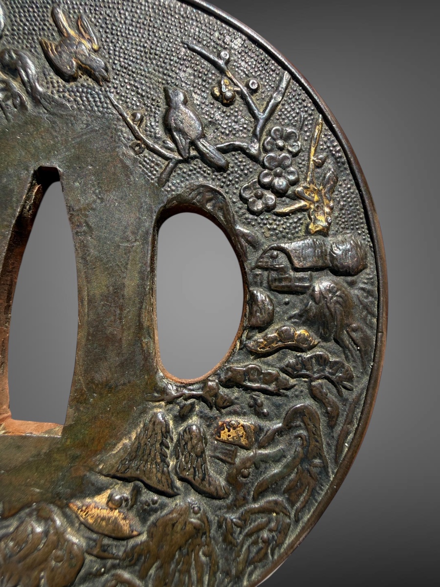 Tsuba maru-gata en shakudo à décor d’un paysage de montagne - Période Edo (1603-1868). -photo-3