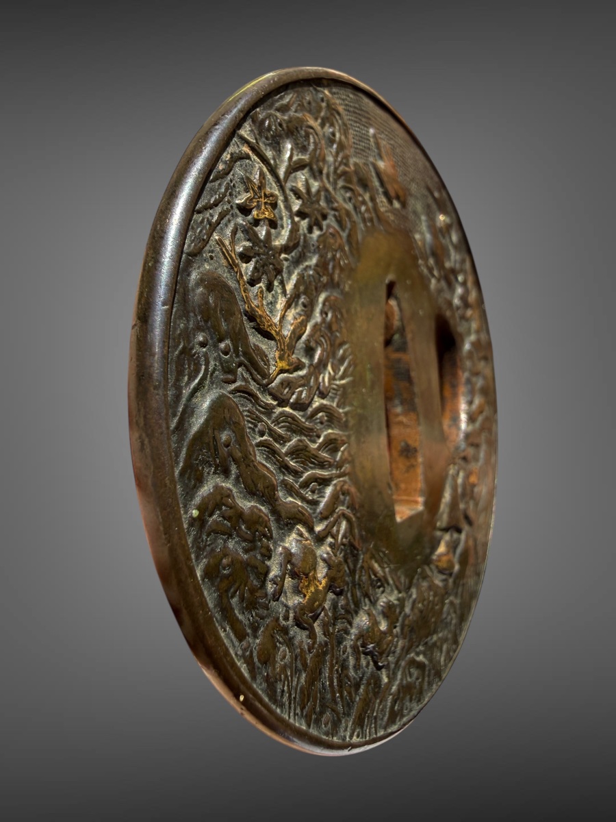 Tsuba maru-gata en shakudo à décor d’un paysage de montagne - Période Edo (1603-1868). -photo-7