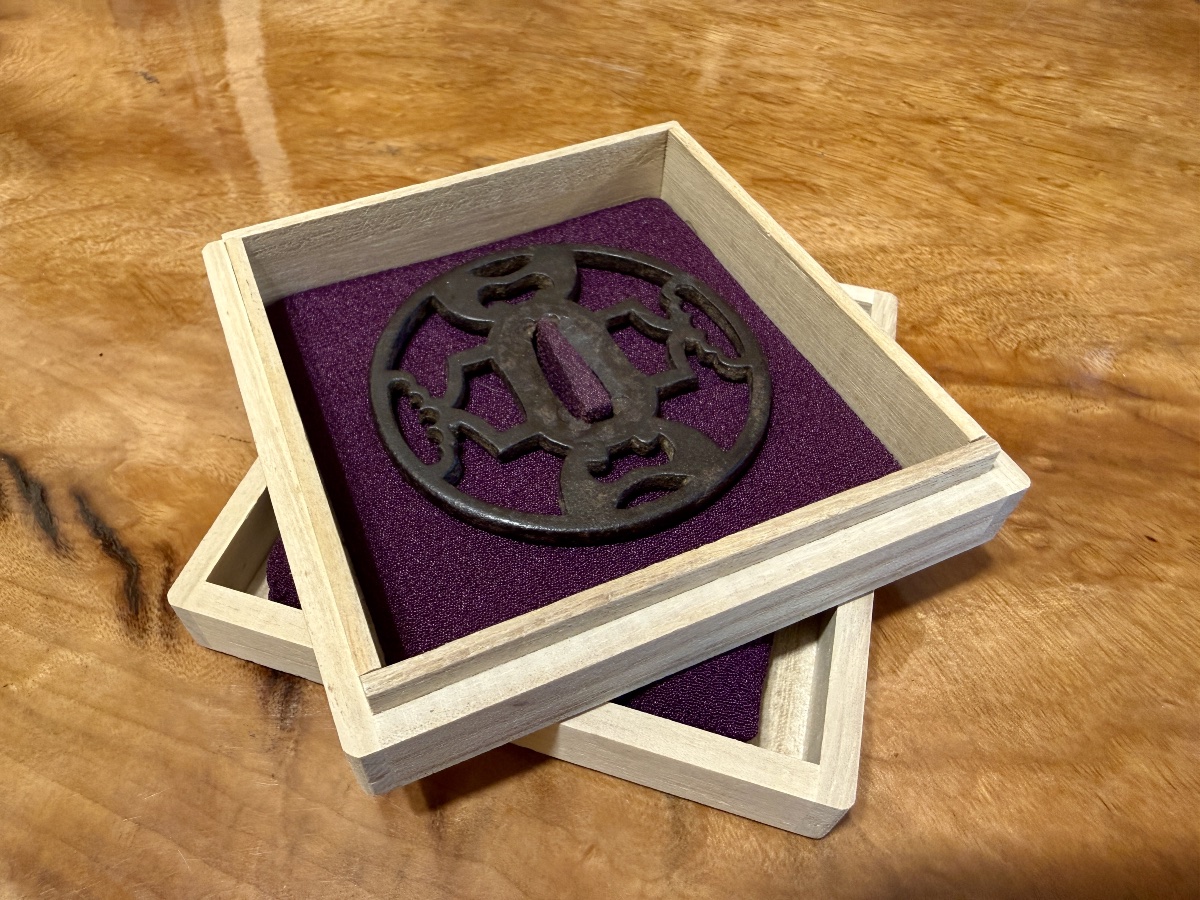 Openwork Wrought-iron Maru-gata Tsuba With Nbthk Hozon Certificate—edo Period (1603–1868).-photo-7