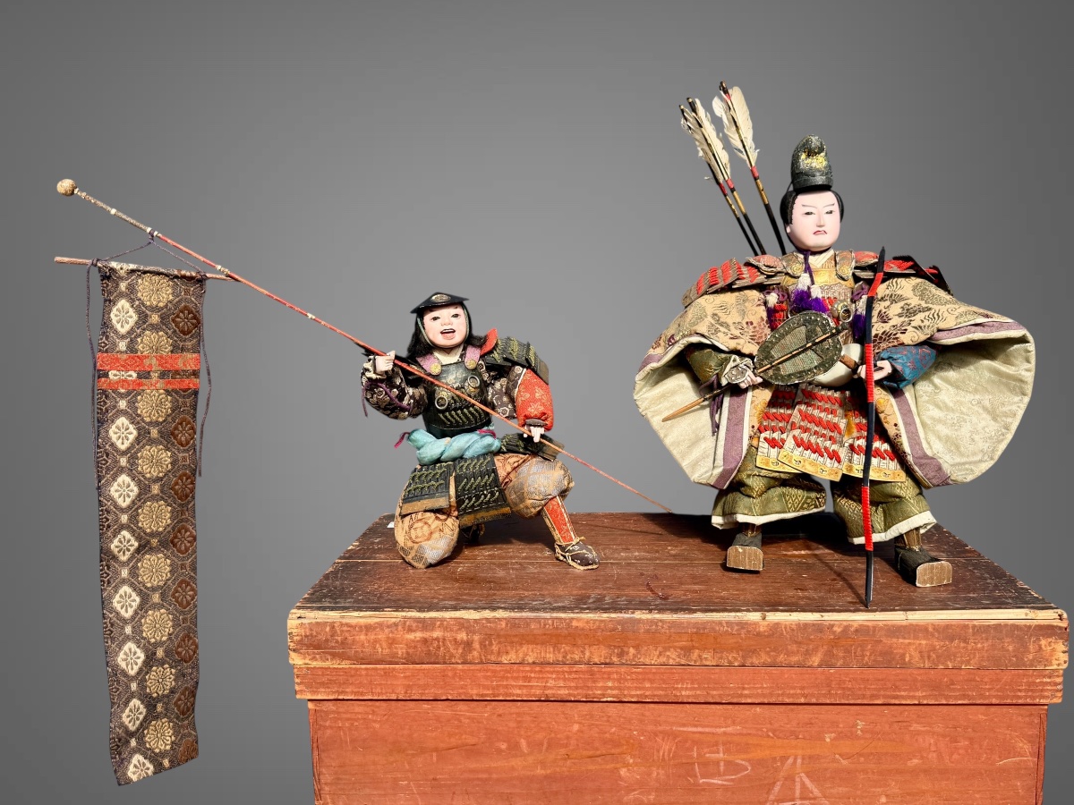 Ensemble de deux poupées Musha Ningyô Figurant un Samuraï et son écuyer - Période Meiji. -photo-2