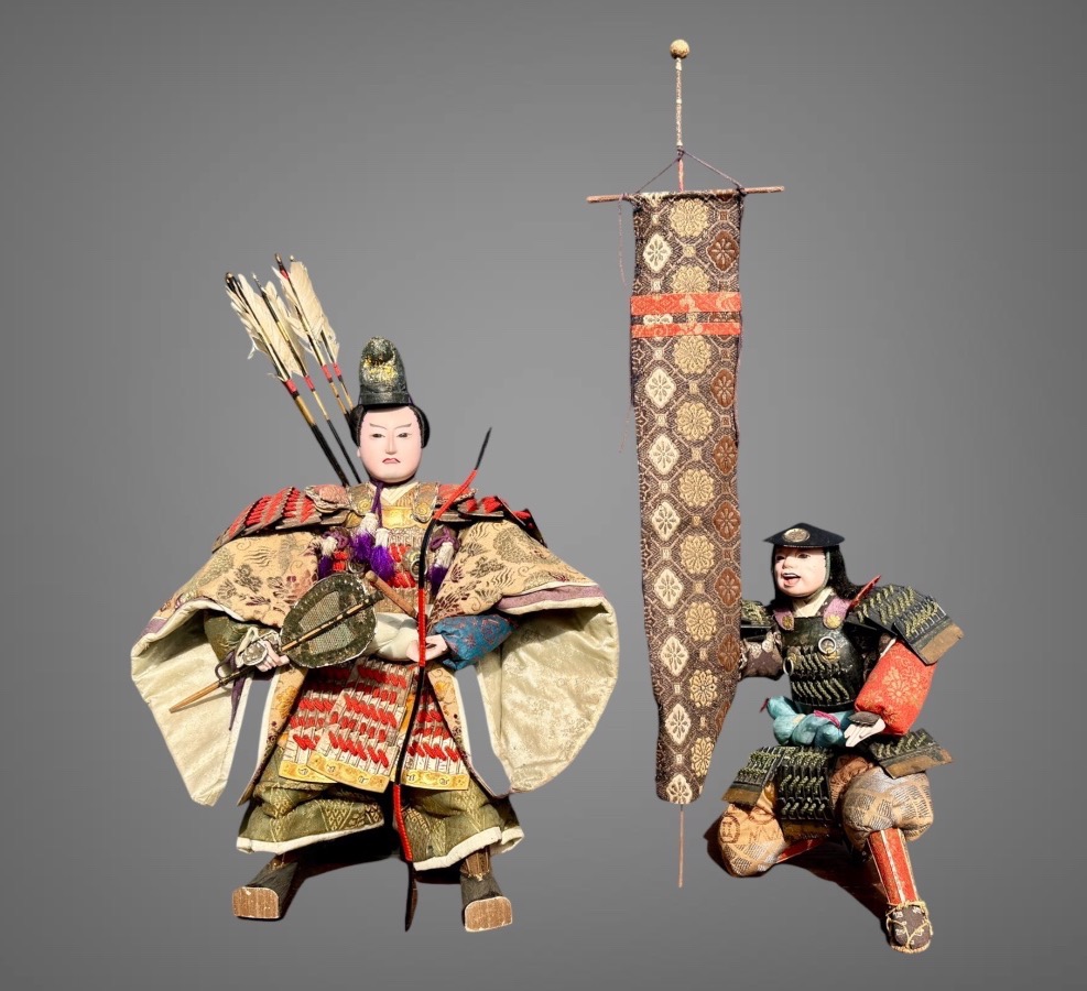 Ensemble de deux poupées Musha Ningyô Figurant un Samuraï et son écuyer - Période Meiji. 
