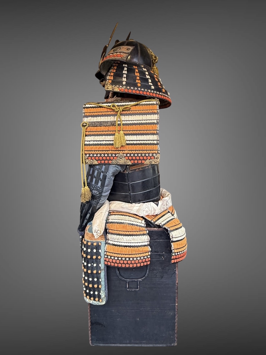 Complete Samurai Armor From The Nabeshima Clan—showa Period (1926–1989).-photo-1