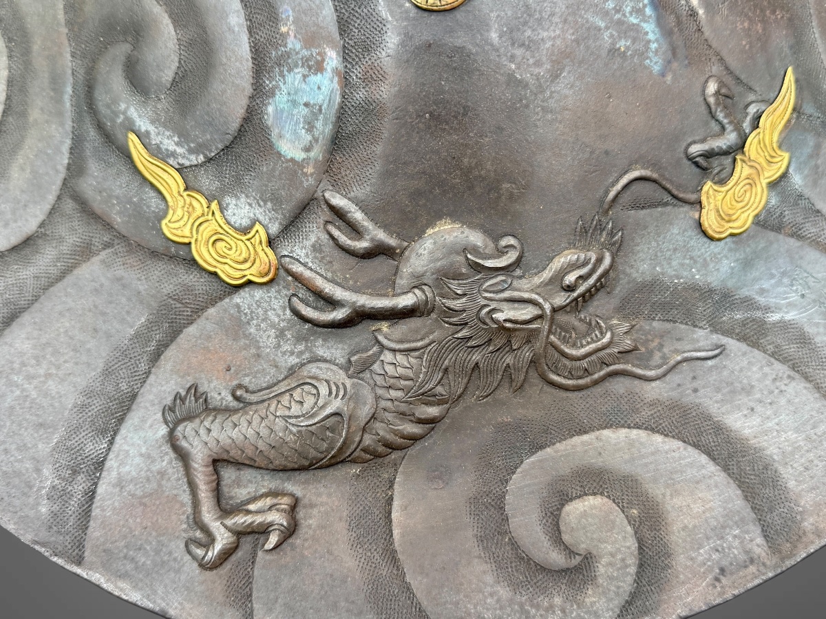 Iron Samurai Jingasa, Signed - Diameter: 38.3 Cm - Edo Period (1603–1868).-photo-5