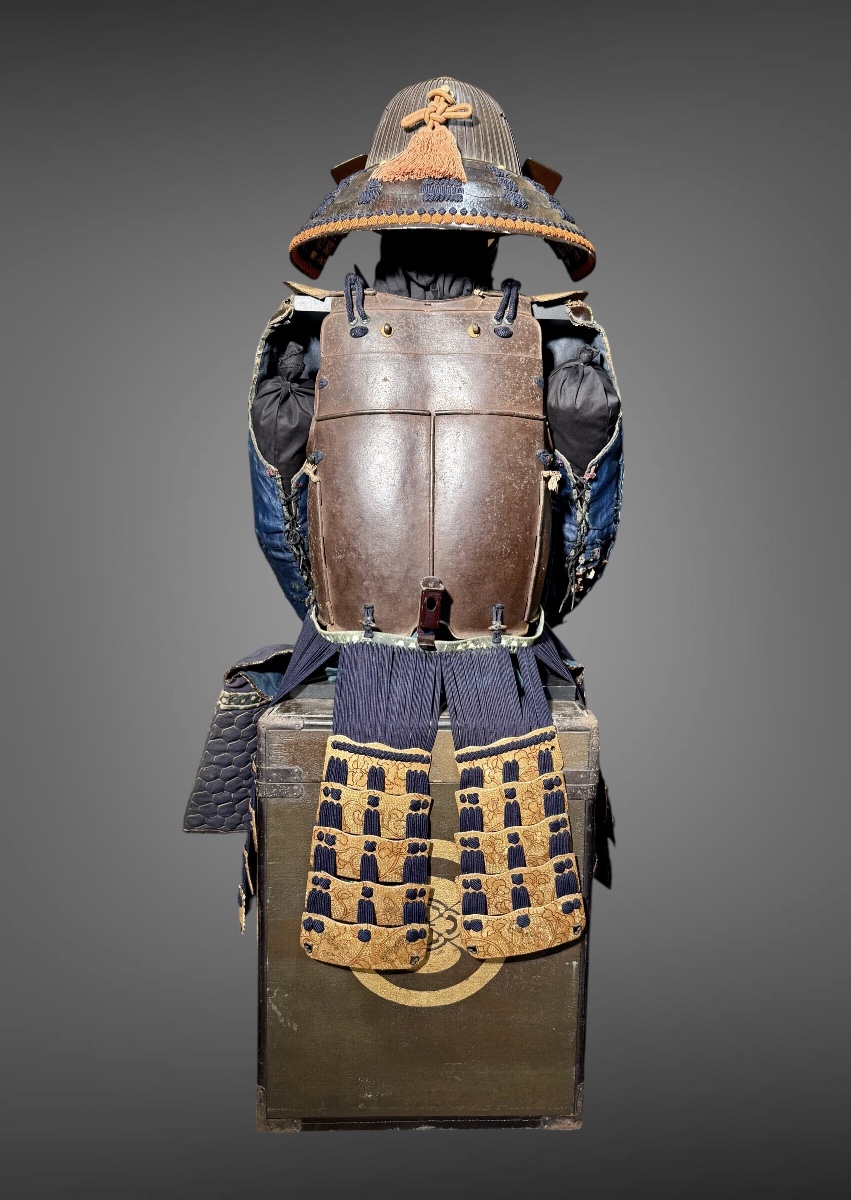 Complete Samurai Armor From The Ikeda Clan, With A Signed Kabuto—mid-edo Period (1603–1868).-photo-2